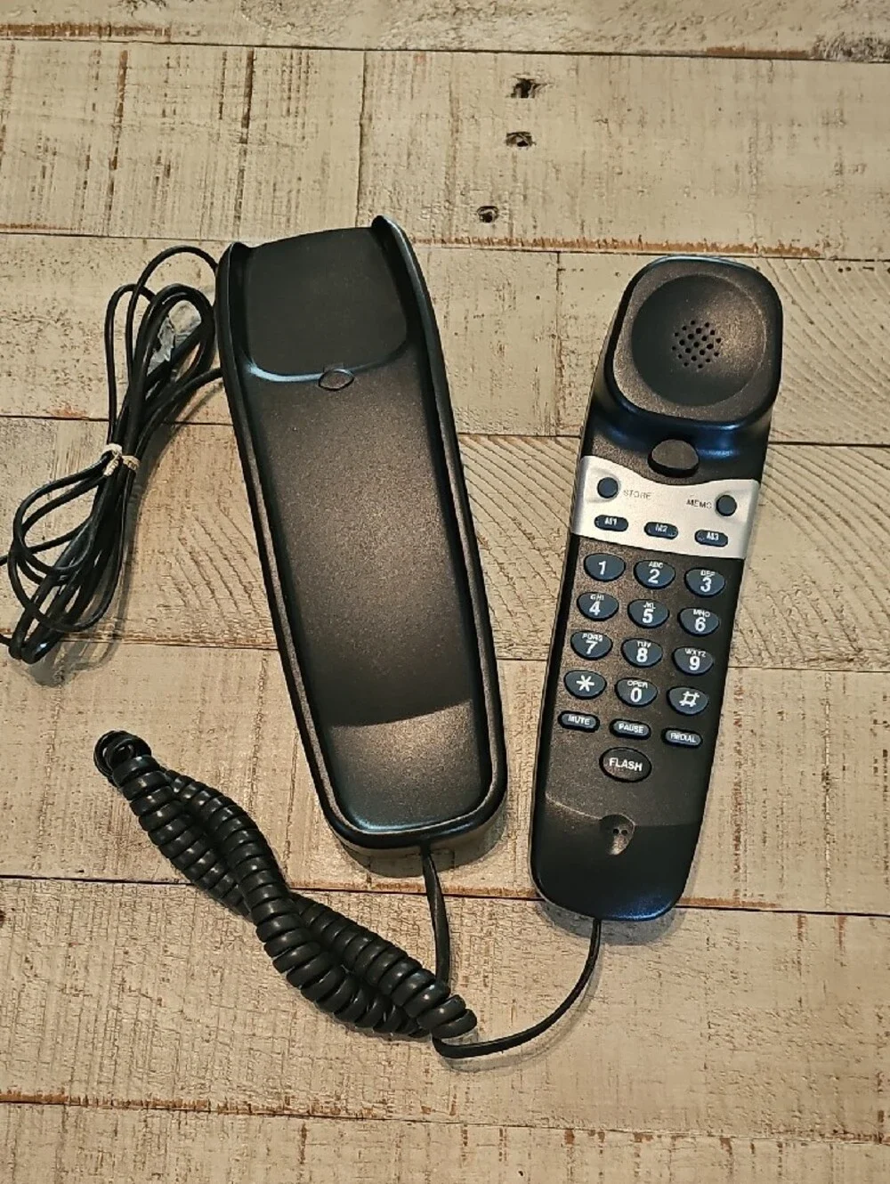 SAKAR KT-1600 Corded Desk Phone Handset in Black